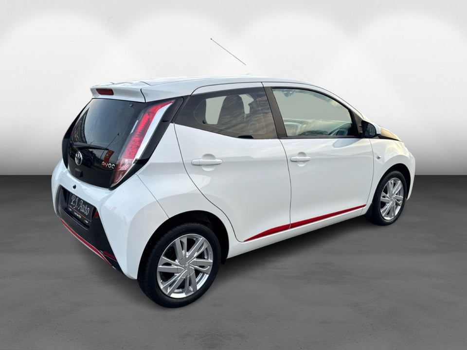 Toyota Aygo 1,0 VVT-i x-press 5d