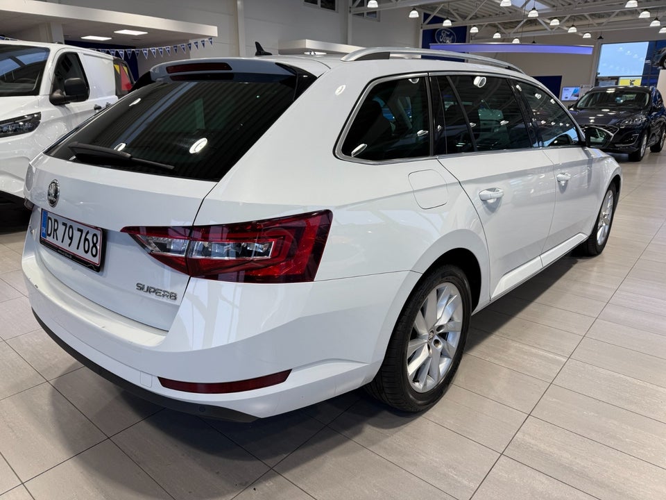 Skoda Superb 2,0 TDi 150 Style Combi 5d