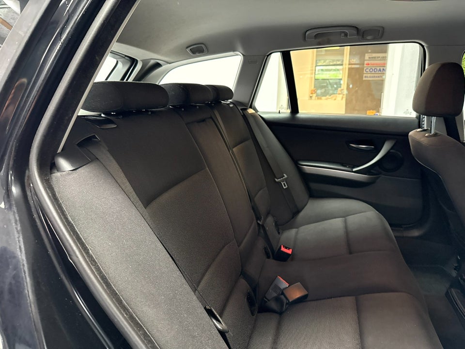BMW 320i 2,0 Touring 5d