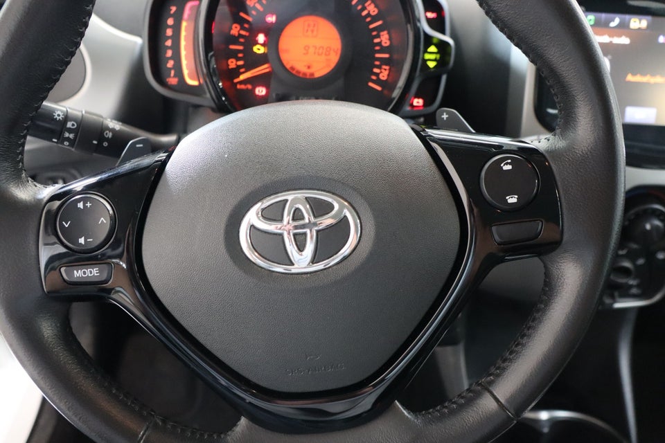 Toyota Aygo 1,0 VVT-i x-wave x-shift 5d