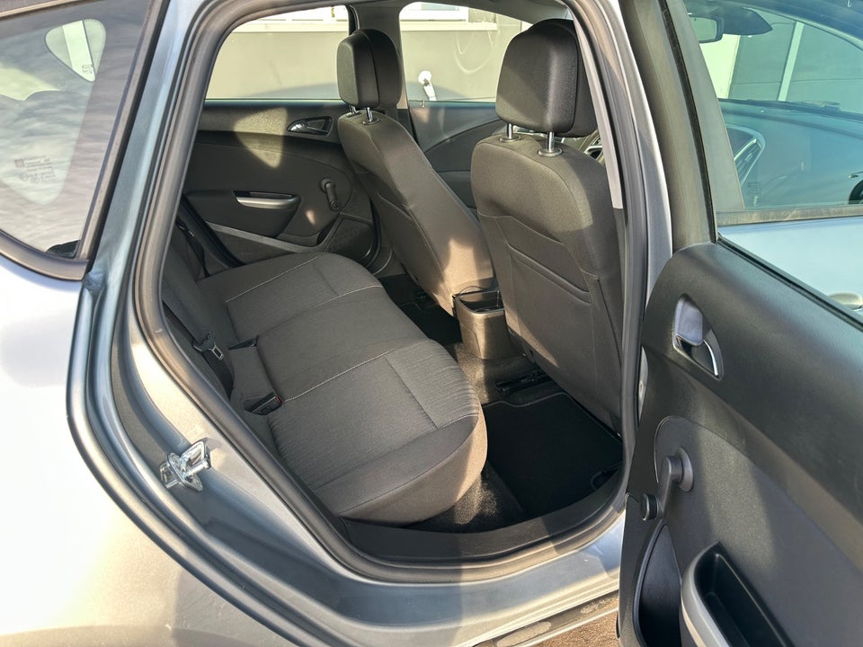 Opel Astra 1,6 Enjoy 5d