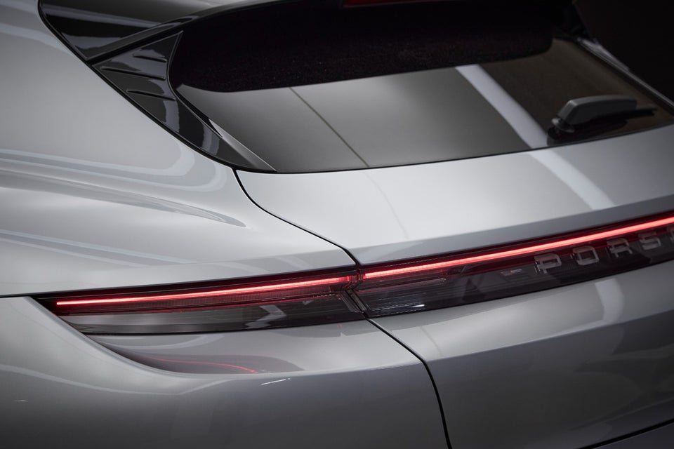 Porsche Taycan 4 Performance+ Cross Turismo 5d