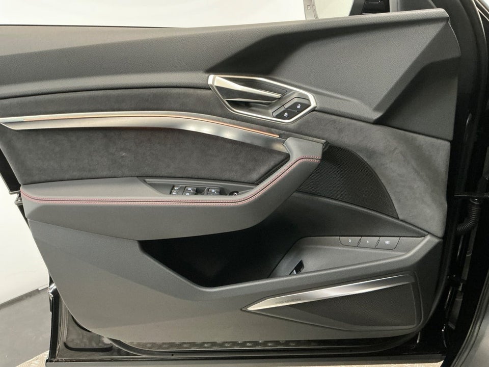 Audi Q8 e-tron 55 Dakar Edition quattro Van 5d