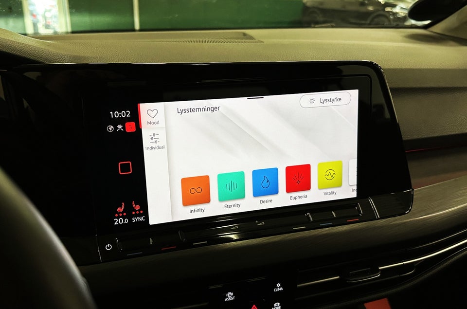 VW Golf VIII 1,4 eHybrid DSG 5d