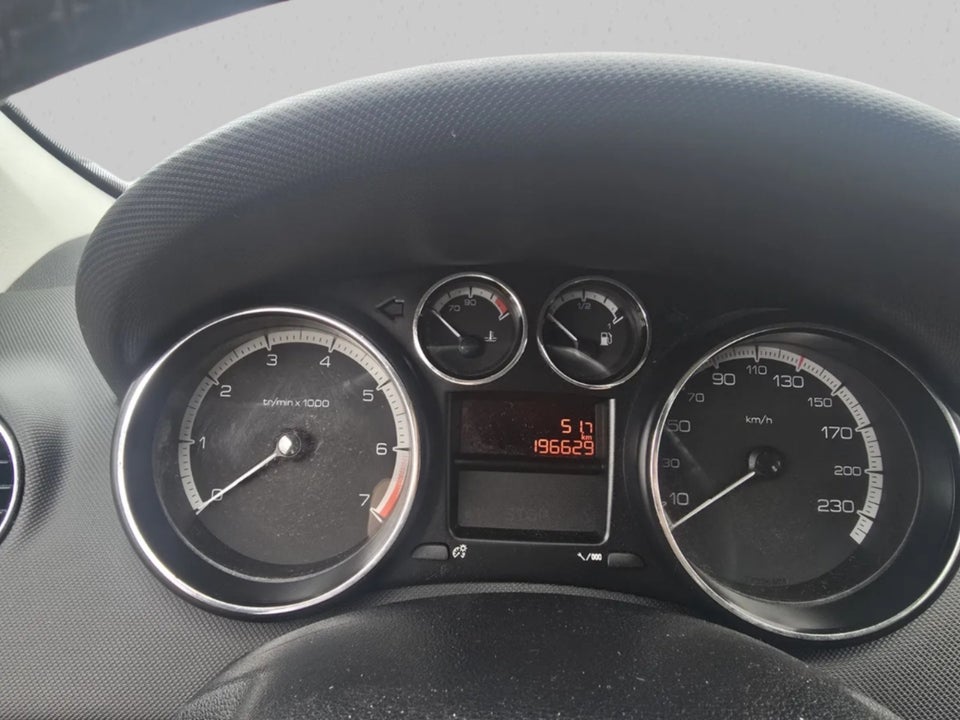 Peugeot 308 1,6 VTi 120 Access 5d