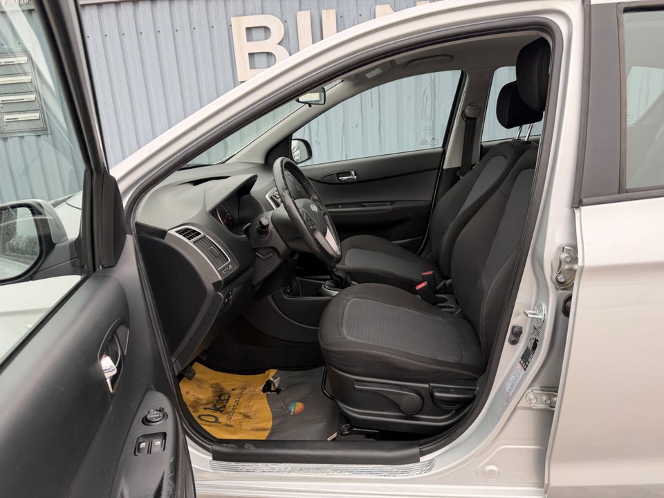 Hyundai i20 1,25 Classic XTR 5d