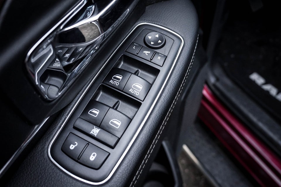 Dodge RAM 1500 5,7 V8 Laramie Crew Cab aut. 4x4 4d