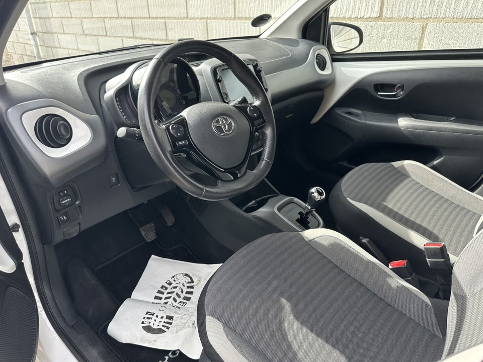 Toyota Aygo 1,0 VVT-i x-pression x-shift 5d