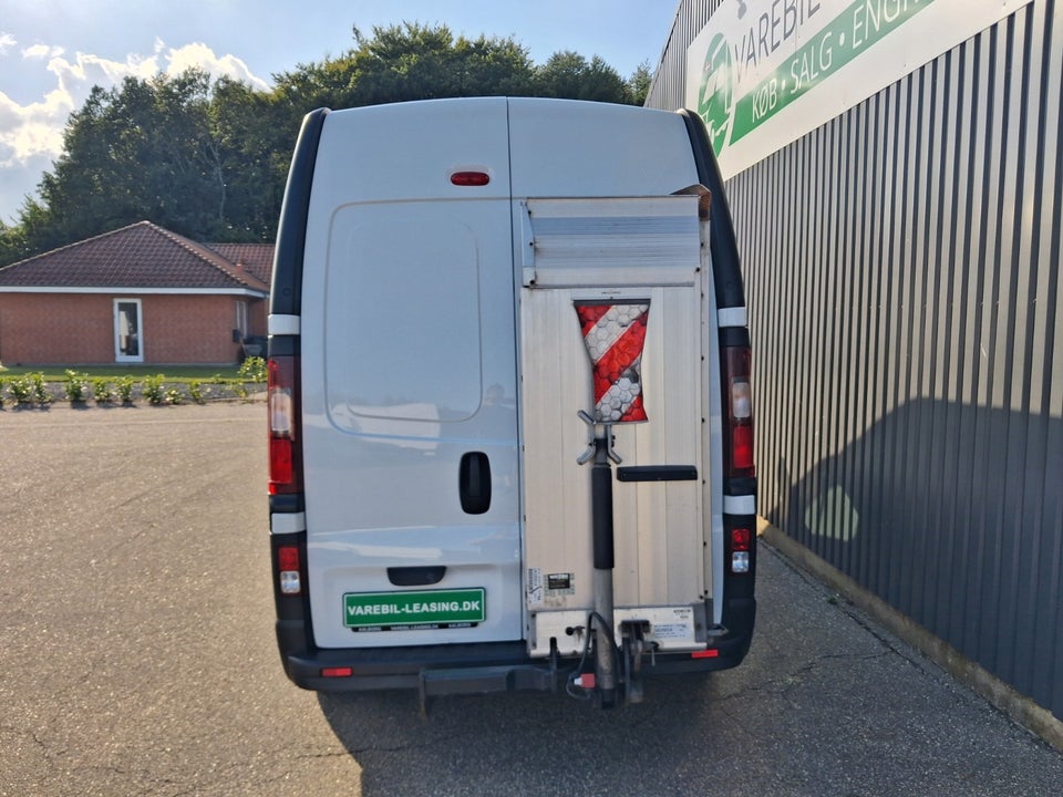 Renault Trafic T29 2,0 dCi 145 L2H2