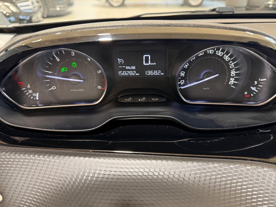 Peugeot 208 1,6 BlueHDi 100 Desire 5d