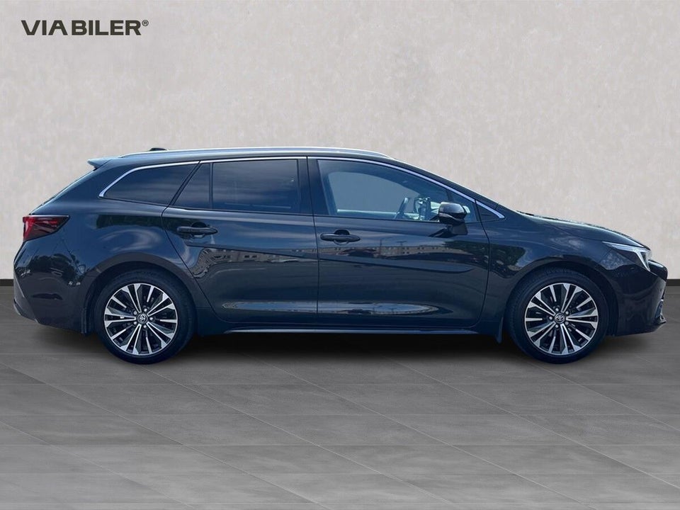 Toyota Corolla 1,8 Hybrid Style Touring Sports e-CVT 5d