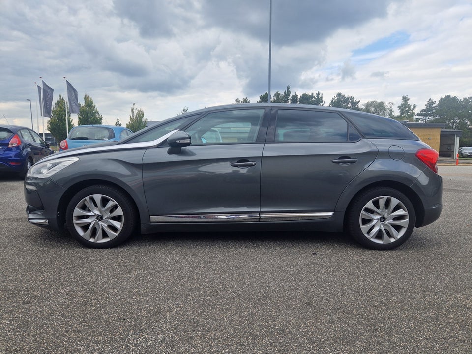 Citroën DS5 1,6 e-HDi 112 Style E6G 5d