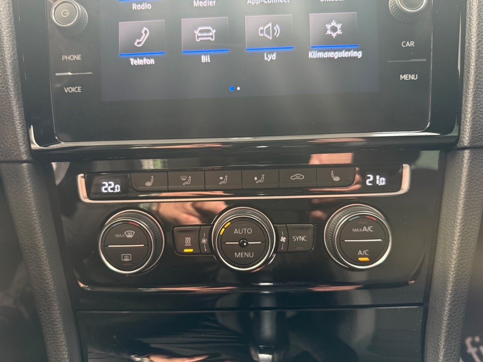 VW Golf VII 1,5 TSi 150 R-line Variant DSG 5d