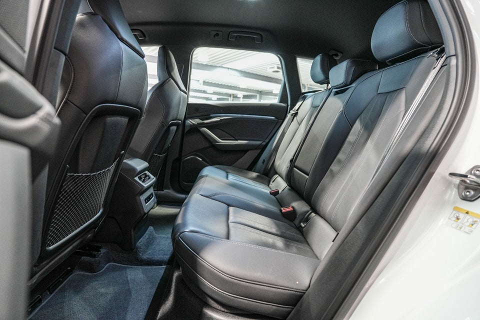 Audi Q6 e-tron S-line quattro 5d
