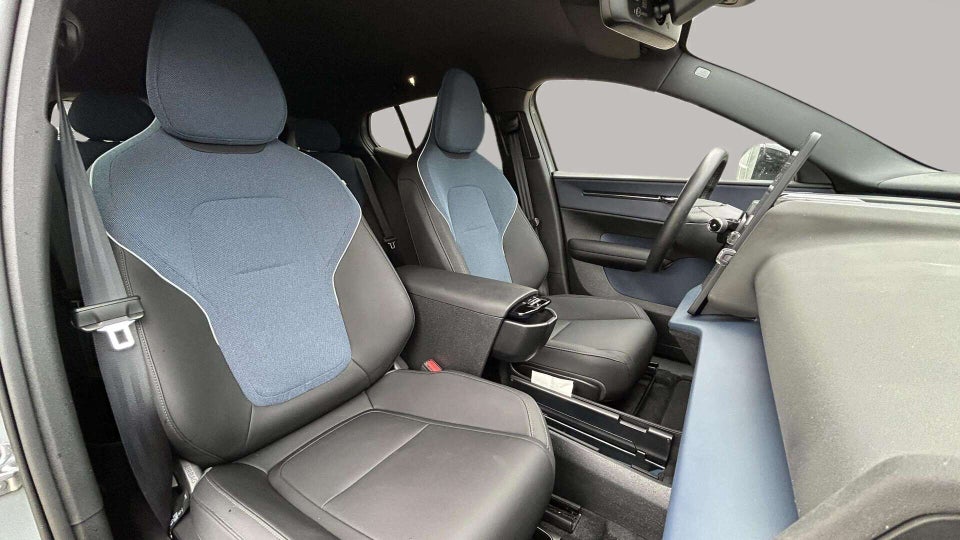 Volvo EX30 Extended Range Plus 5d