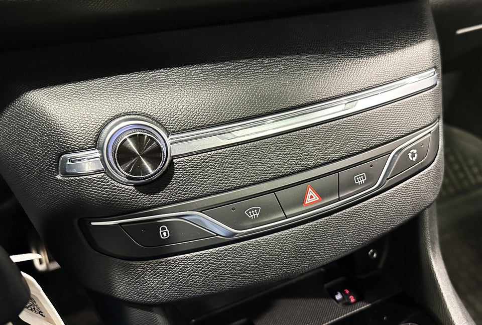 Peugeot 308 1,6 BlueHDi 120 Desire Sky 5d