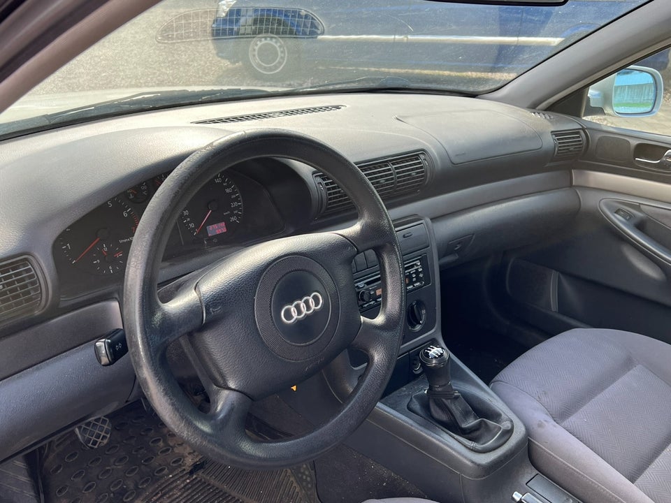 Audi A4 1,6  4d