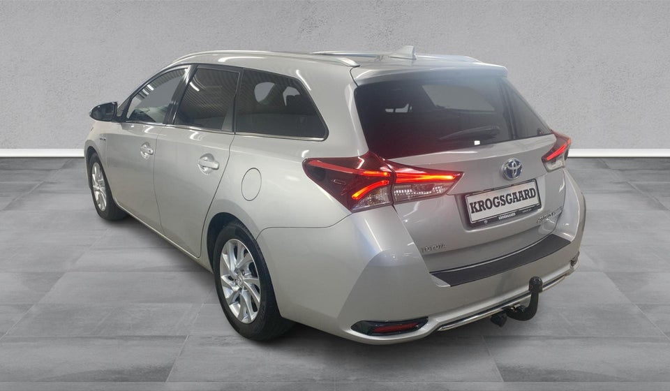 Toyota Auris 1,8 Hybrid H2 Comfort Touring Sports CVT 5d