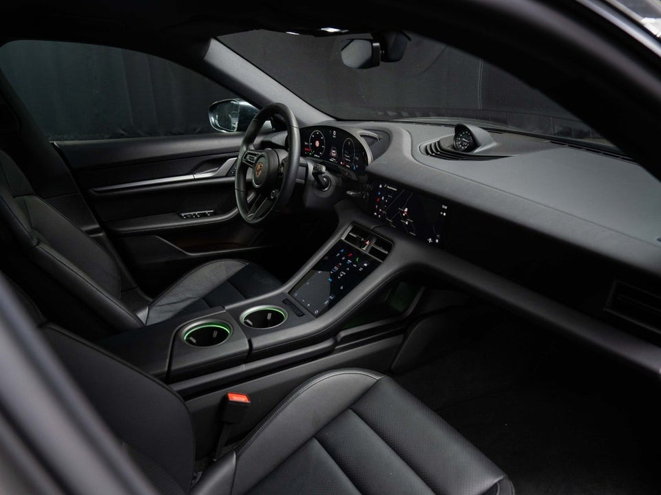 Porsche Taycan 4 Performance+ Cross Turismo 5d