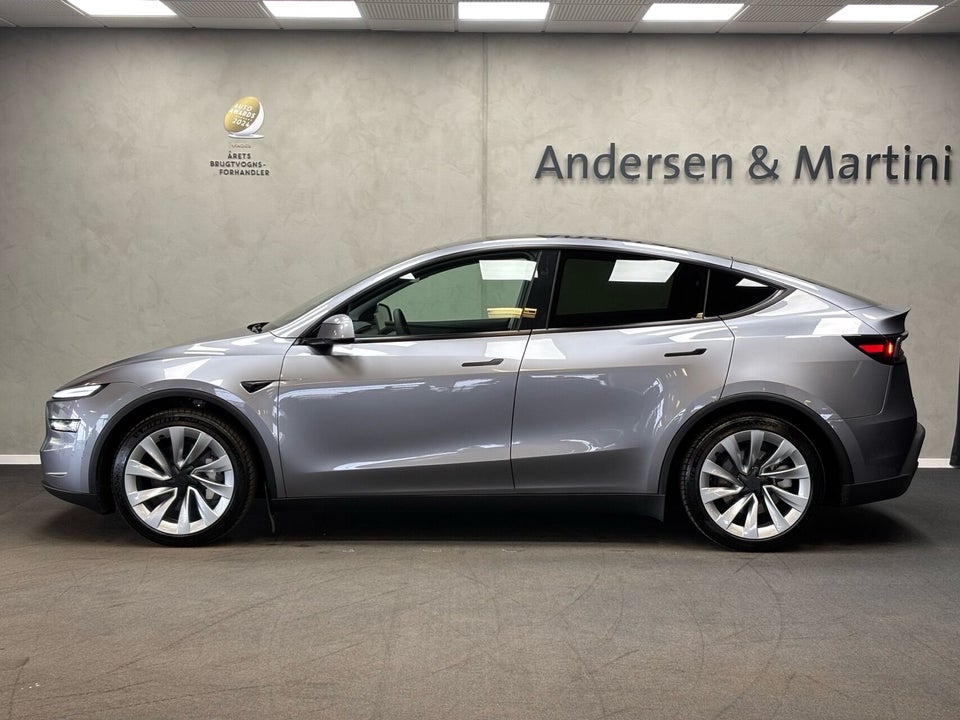 Tesla Model Y Launch Series Long Range AWD 5d