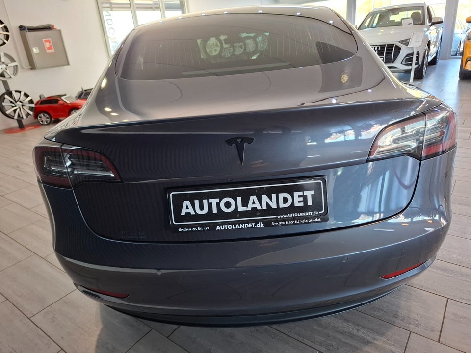 Tesla Model 3 Long Range AWD 4d