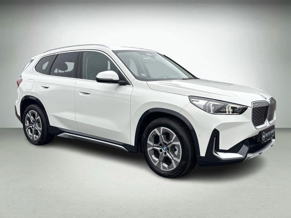 BMW iX1 eDrive20 X-Line 5d