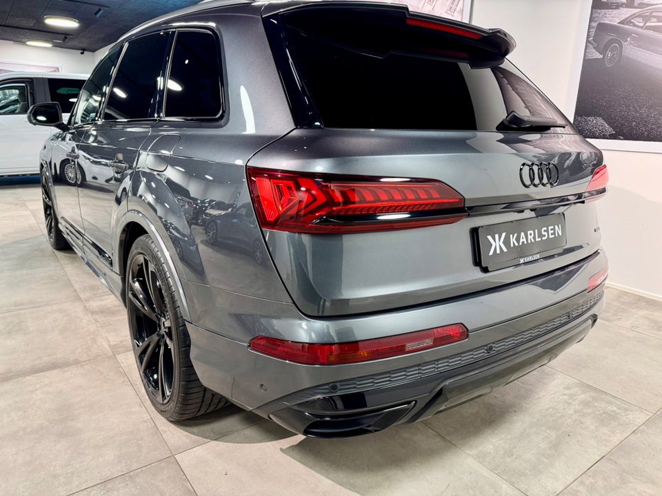 Audi Q7 55 TFSi e S-line quattro Tiptr. 5d