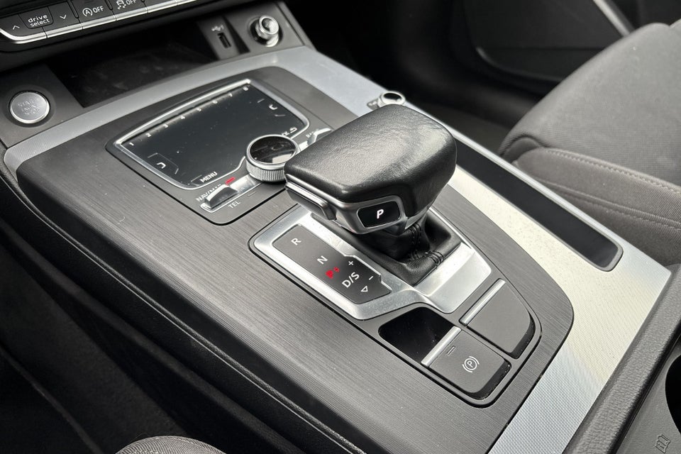 Audi Q5 40 TDi Sport quattro S-tr. 5d