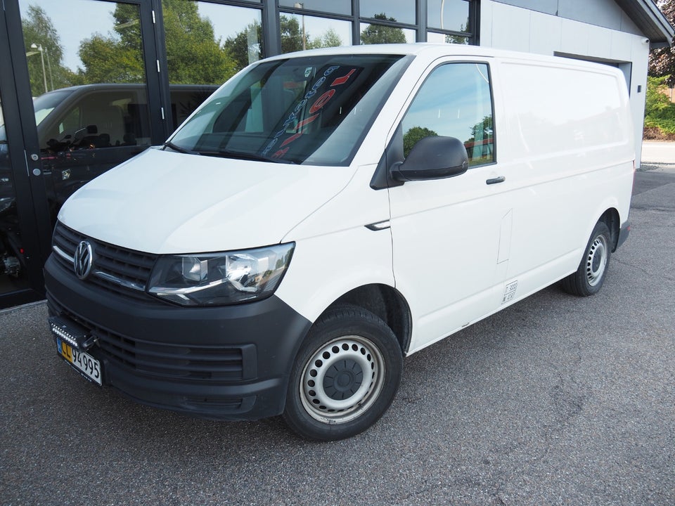 VW Transporter 2,0 TDi 102 Kassevogn kort