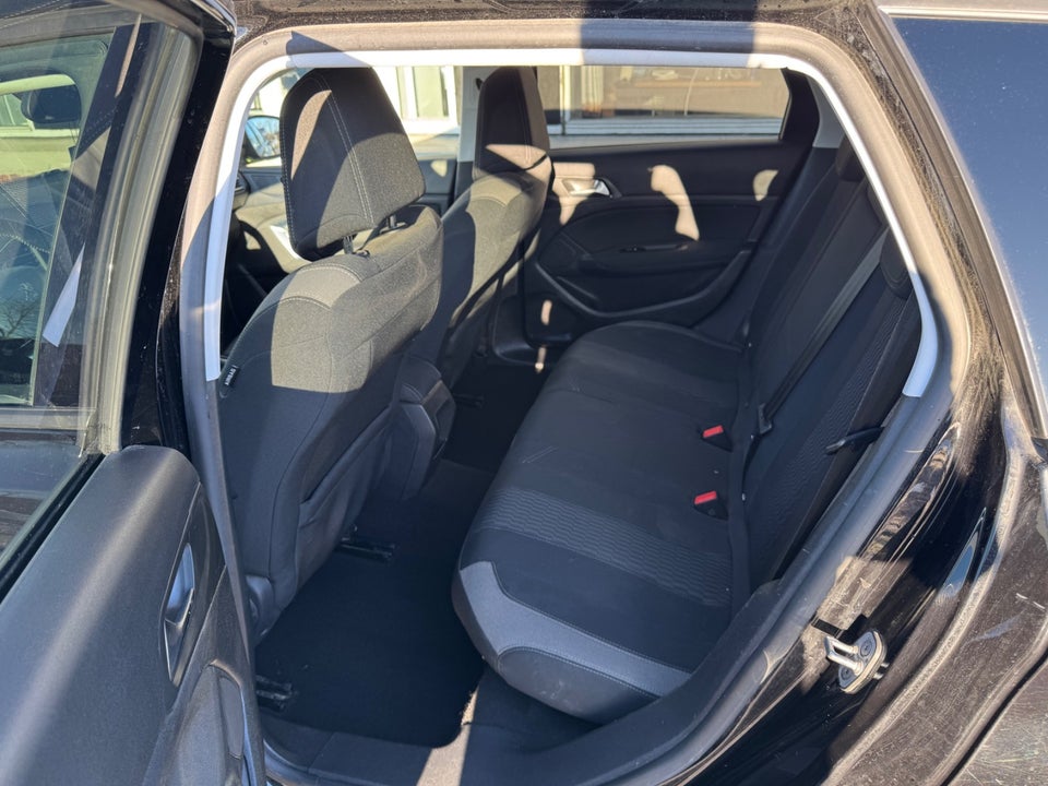 Peugeot 308 1,6 BlueHDi 120 Active SW 5d