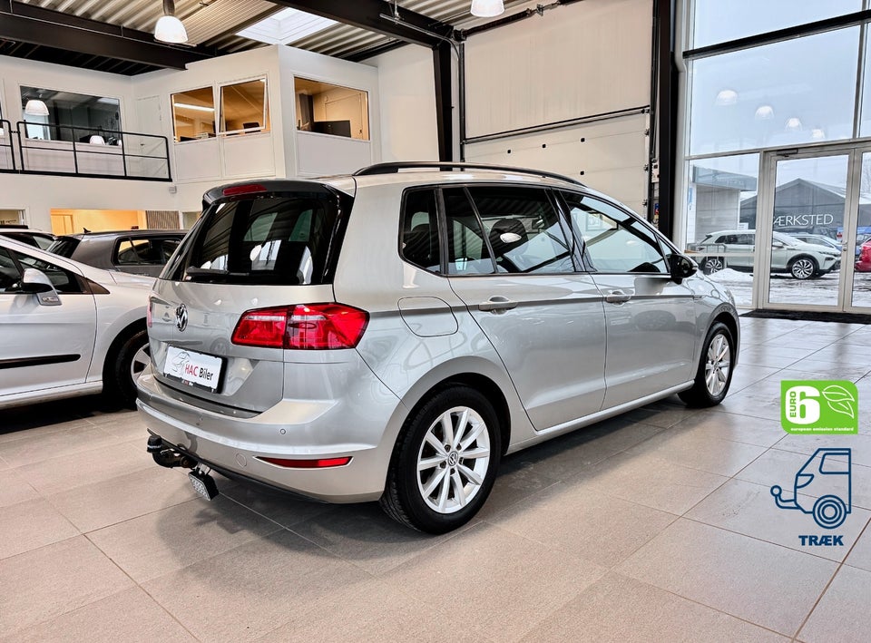 VW Golf Sportsvan 1,6 TDi 110 Lounge DSG BMT 5d