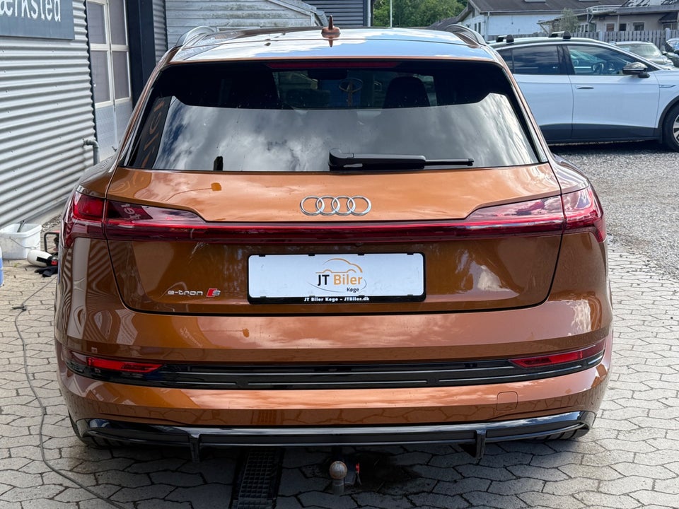 Audi e-tron S quattro 5d