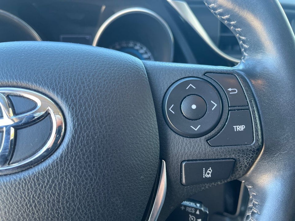 Toyota Auris 1,8 Hybrid H2 Selected Touring Sports CVT 5d