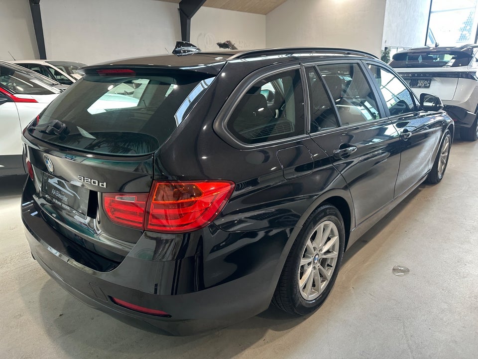 BMW 320d 2,0 Touring 5d