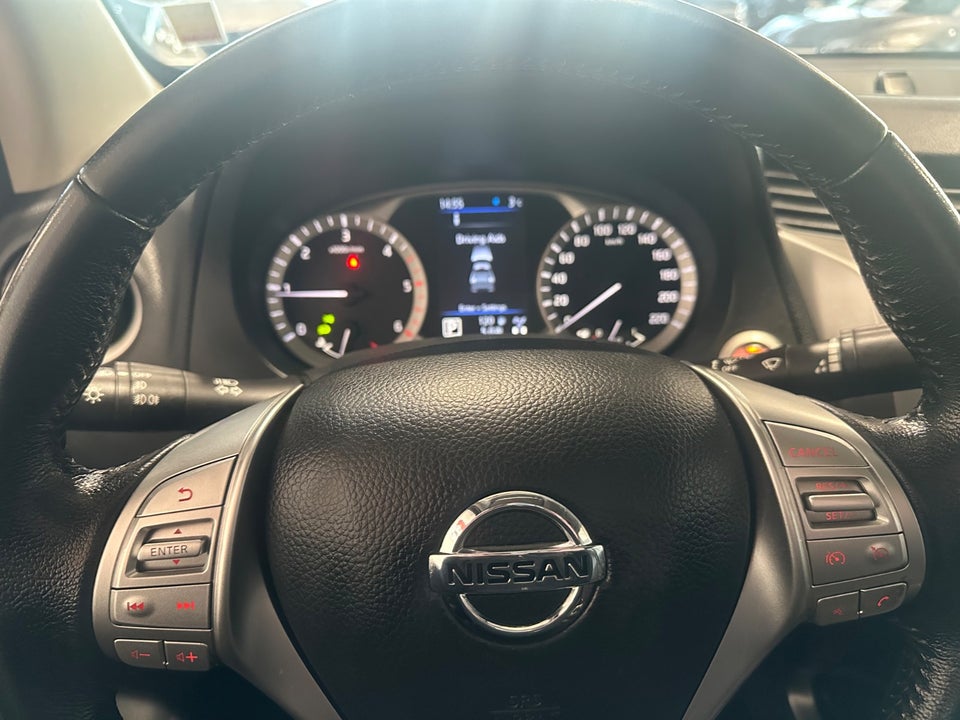 Nissan Navara 2,3 dCi 190 Db.Kab N-Guard aut. 4d