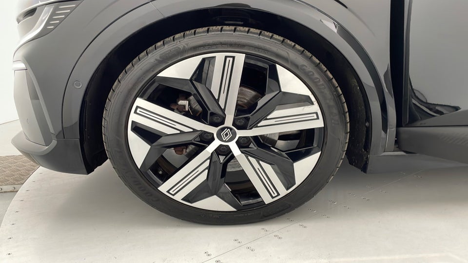 Renault Megane E-Tech 60 Iconic 5d