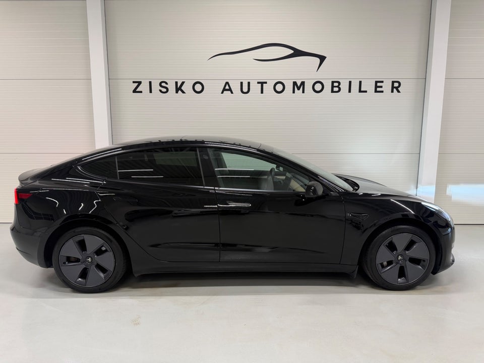 Tesla Model 3 Long Range AWD 4d