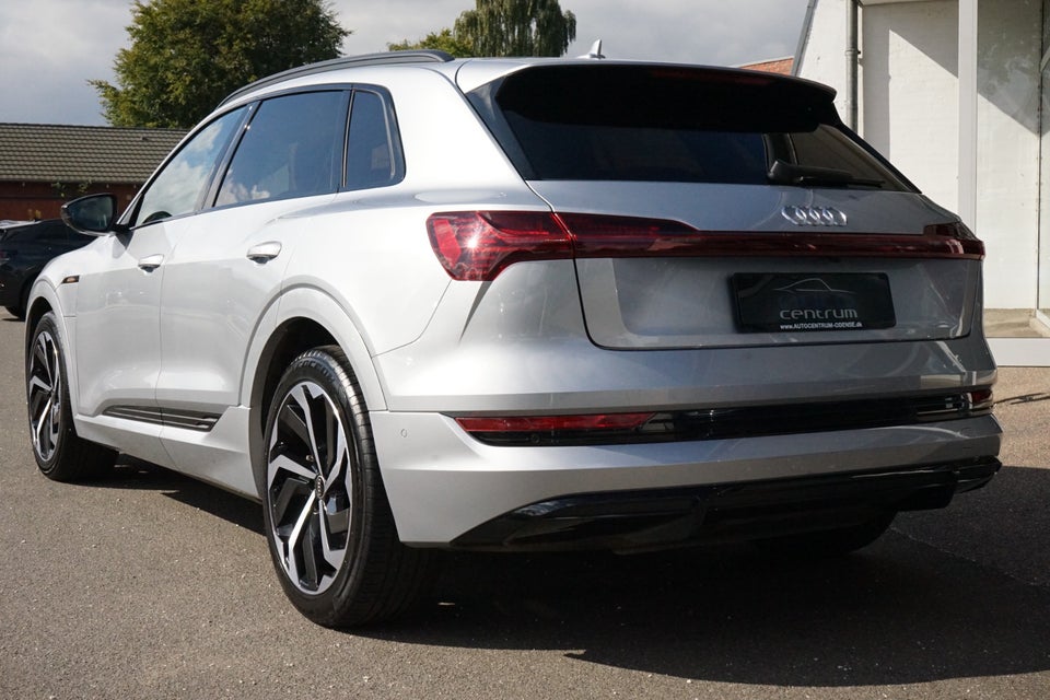 Audi e-tron 55 S-line quattro 5d