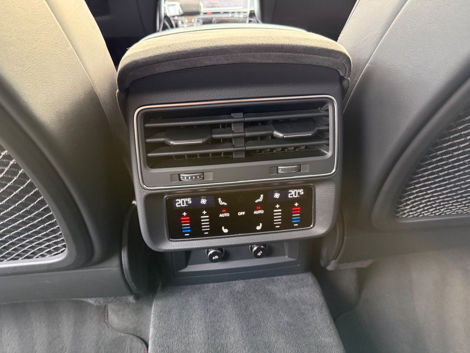 Audi RS Q8 4,0 TFSi quattro Tiptr. 5d