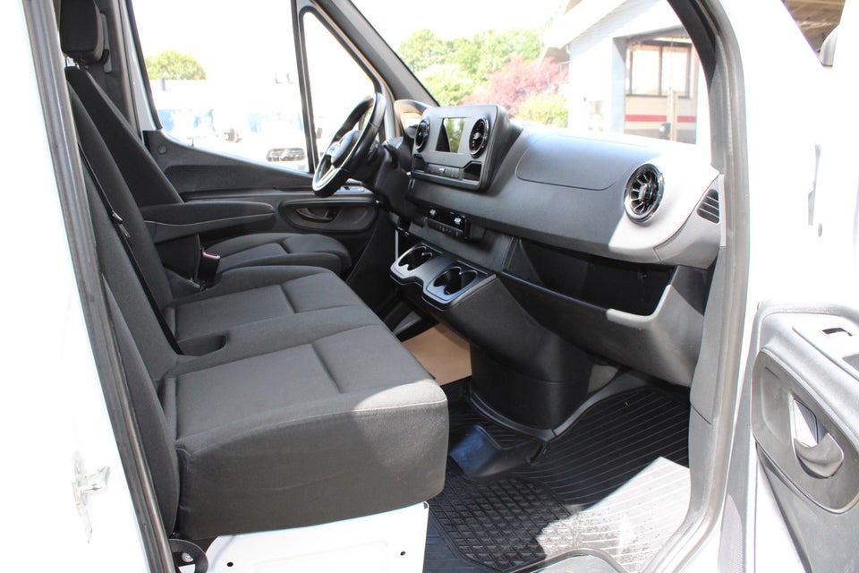 Mercedes Sprinter 317 2,0 CDi A3 Mandskabsvogn aut. RWD