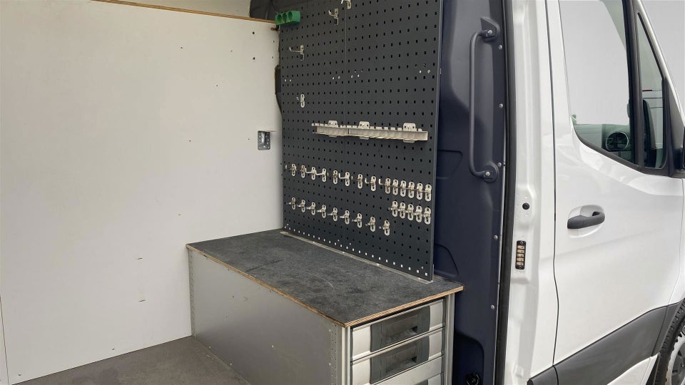 Mercedes Sprinter 319 2,0 CDi A2 Kassevogn aut. RWD