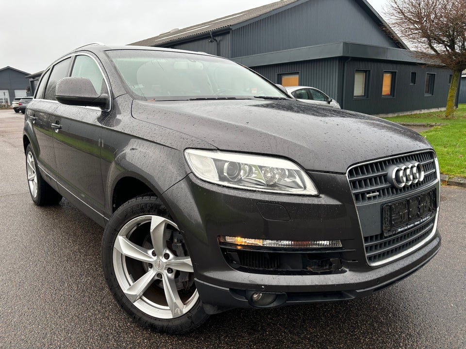 Audi Q7 3,0 TDi quattro Tiptr. Van 5d