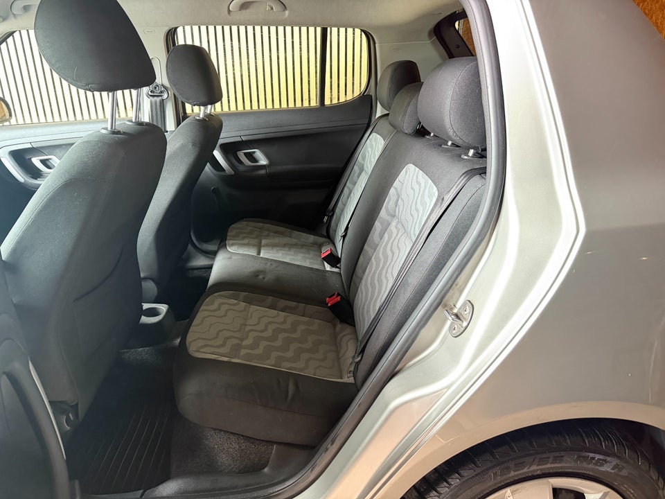 Skoda Fabia 1,2 12V Ambiente 5d