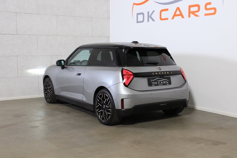 MINI Cooper SE Favoured Trim XL 3d