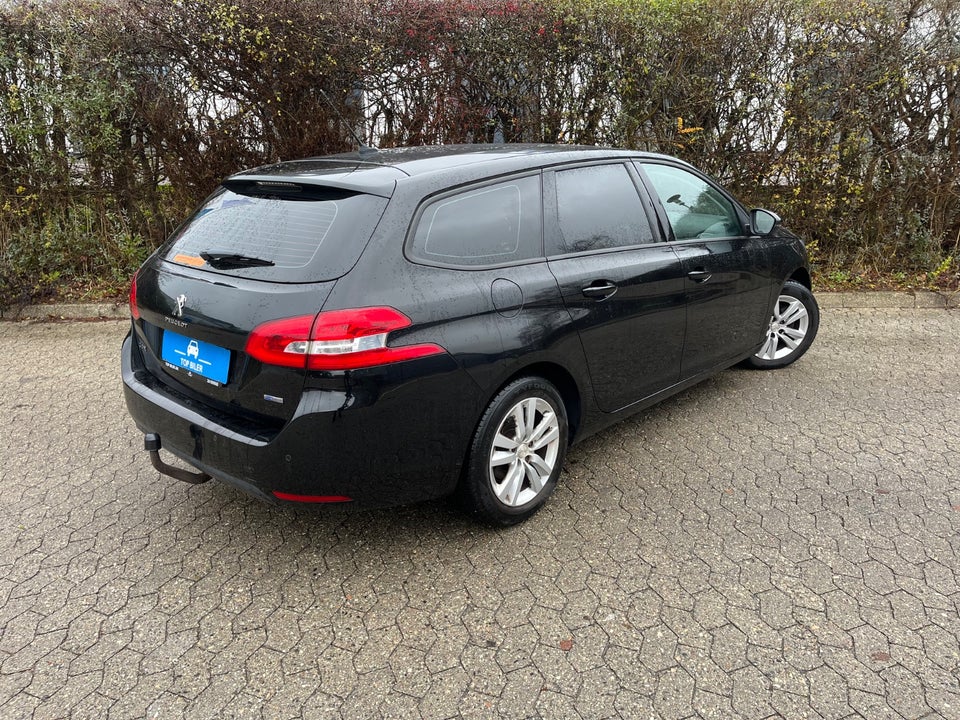 Peugeot 308 1,2 e-THP 130 Allure SW 5d