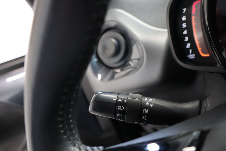 Toyota Aygo 1,0 VVT-i x-press 5d