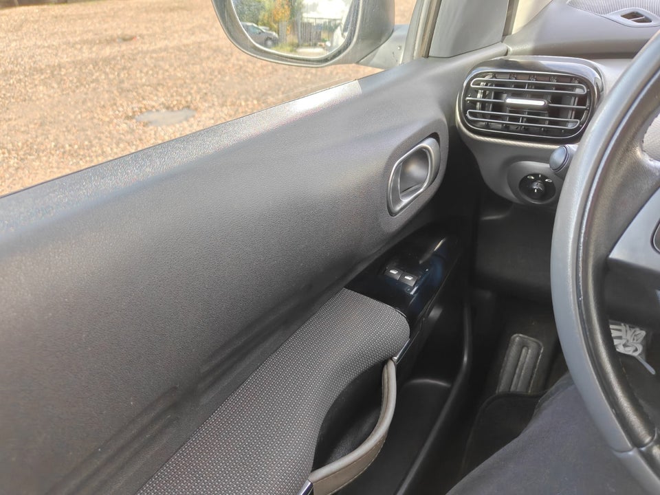 Citroën C4 Cactus 1,6 BlueHDi 100 Feel 5d