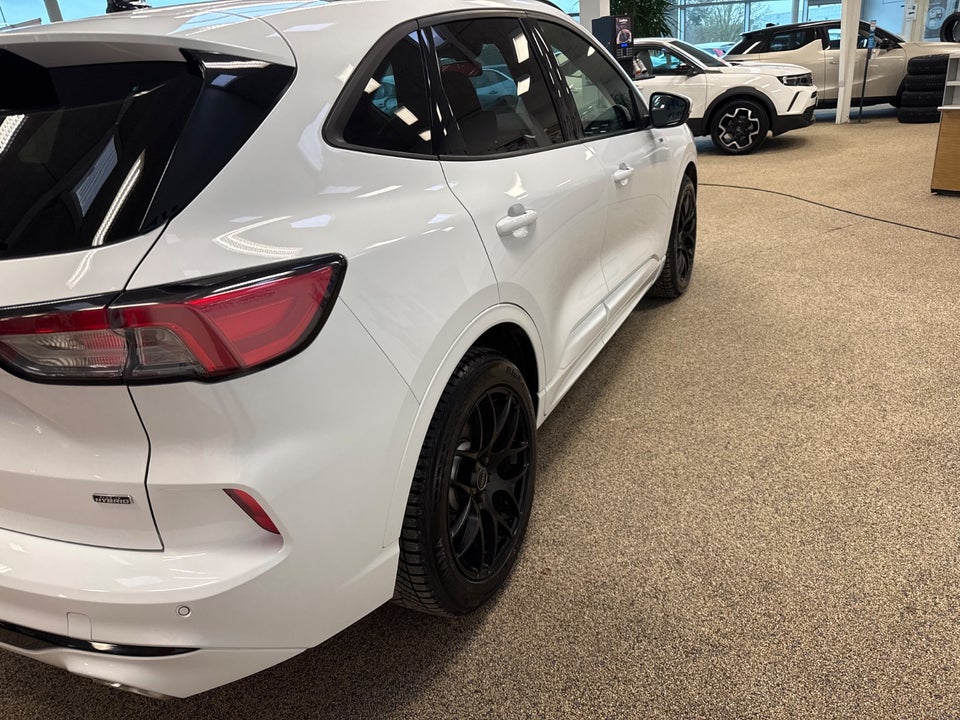 Ford Kuga 2,5 PHEV ST-Line X CVT 5d