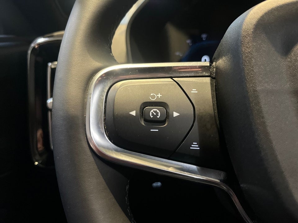 Volvo XC40 ReCharge Extended Range Plus 5d