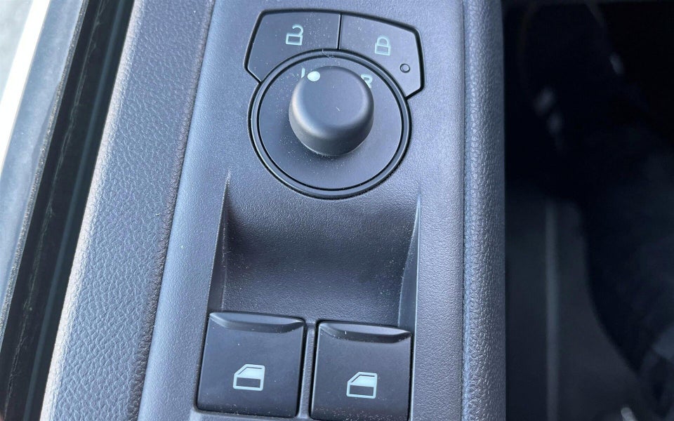 Ford E-Transit Custom 320L 64 Trend